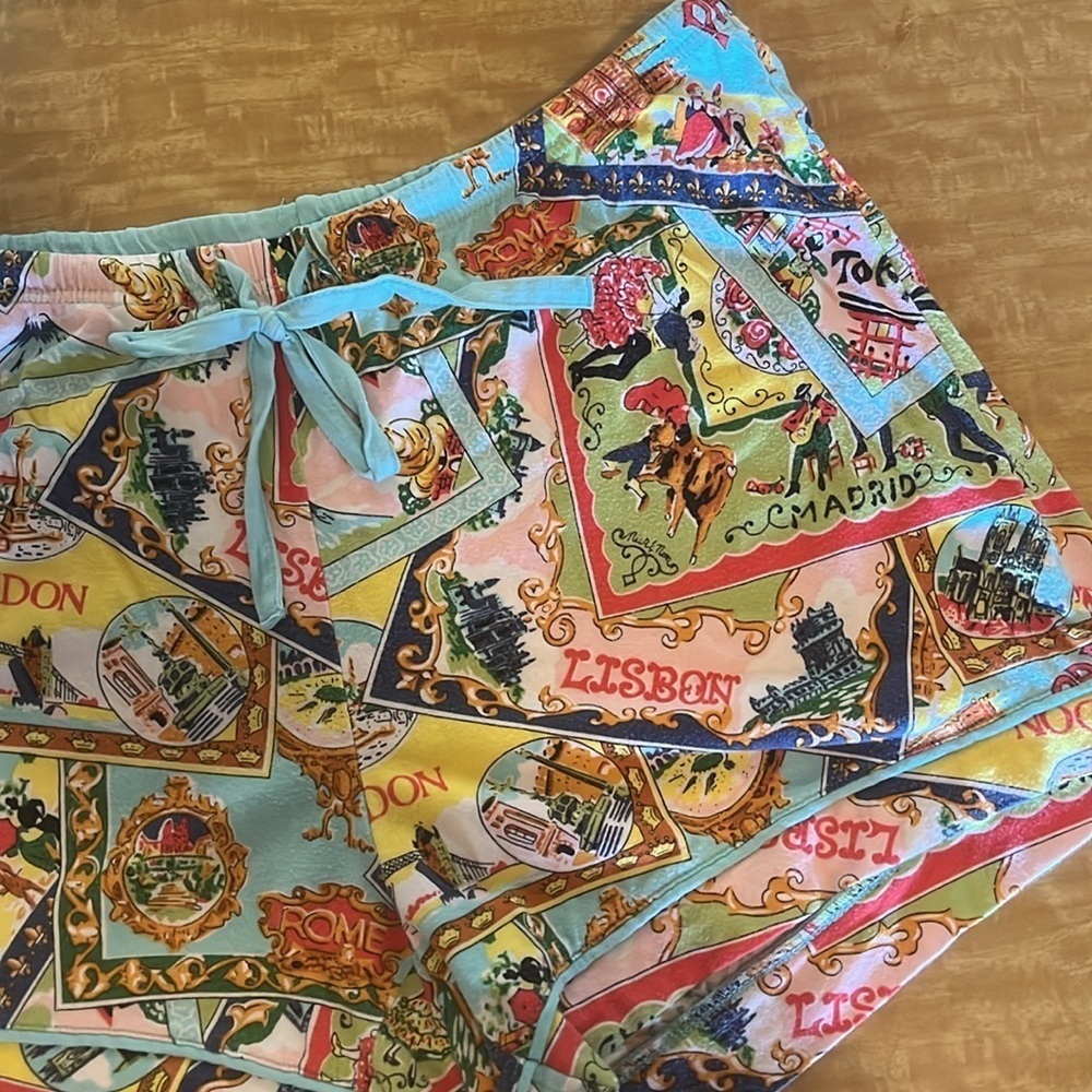 Nick & Nora Multicolor Graphic Print Sleepwear shorts size medium preowned - Picture 3 of 8